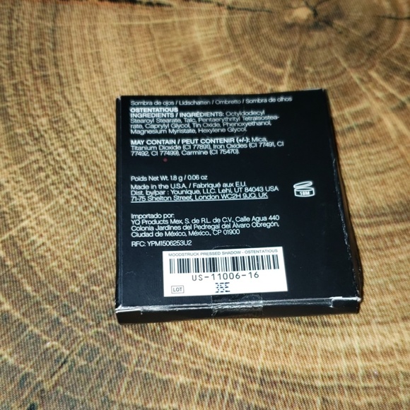 Ostentatious Eyeshadow refill - Picture 2 of 3